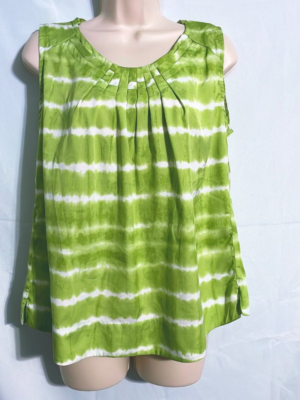 Covington Green & White Sleeveless Top Size XL